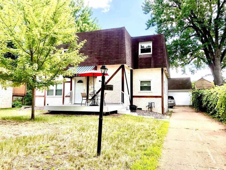Two Bedroom Gem By Lake Nokomis Minneapolis Exterior photo